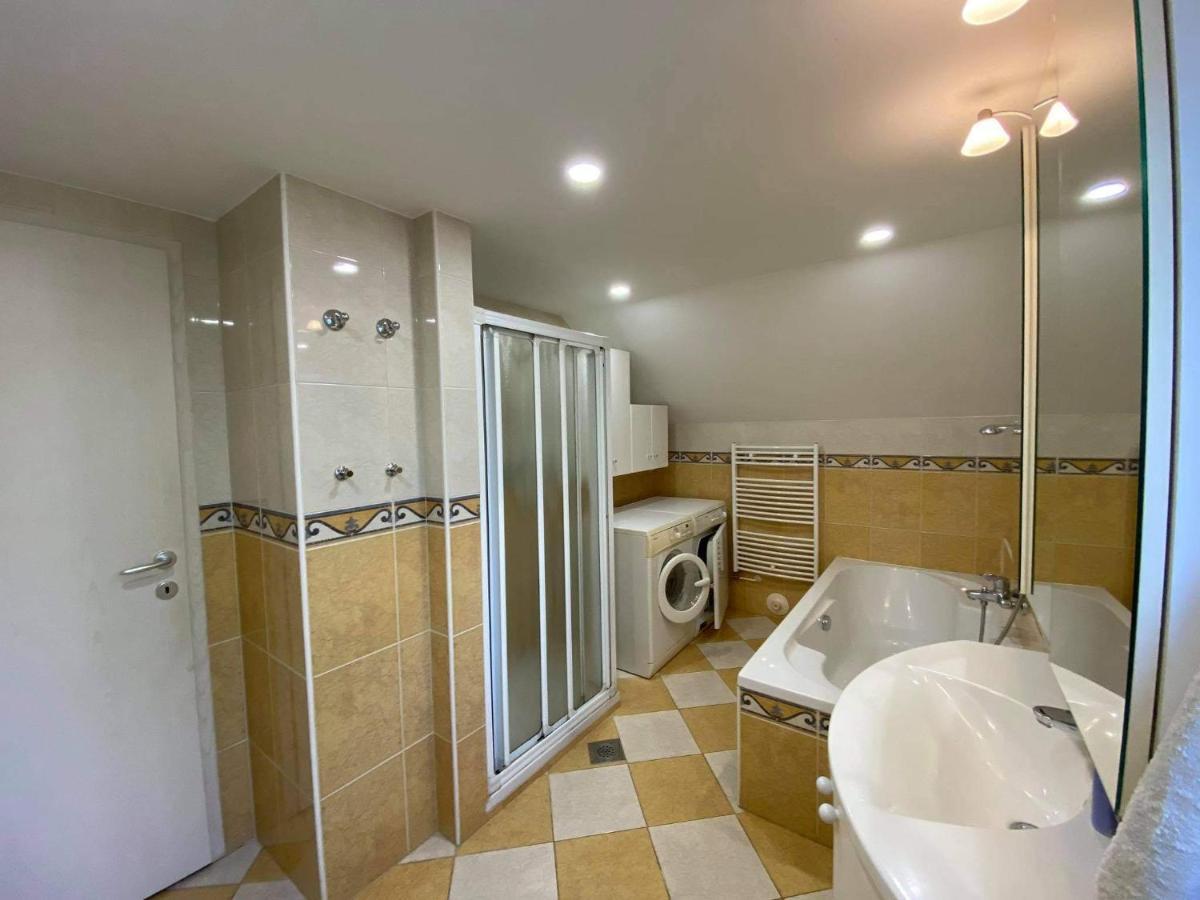 Apartment Kranj - Huge Terrace, Free P, Wi - Fi, Ac Luaran gambar