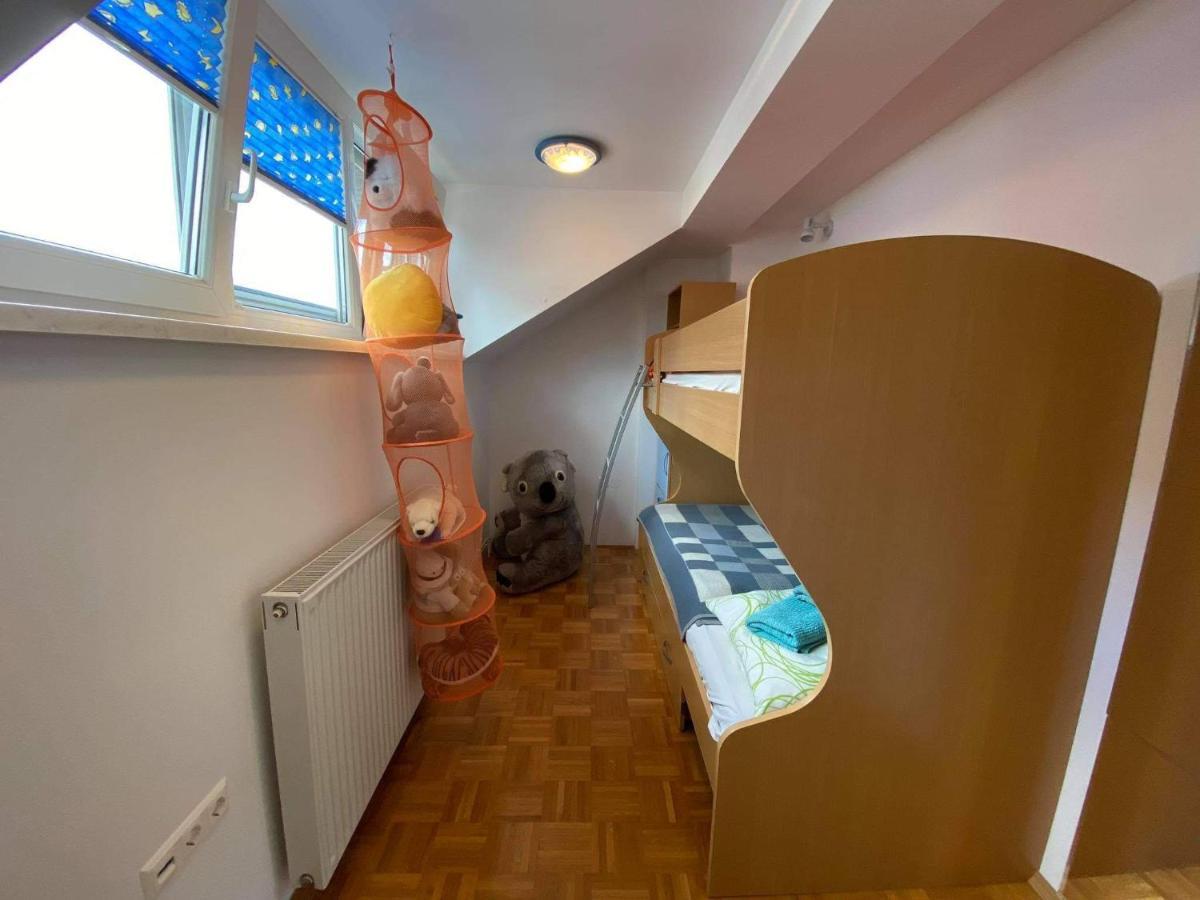 Apartment Kranj - Huge Terrace, Free P, Wi - Fi, Ac Luaran gambar